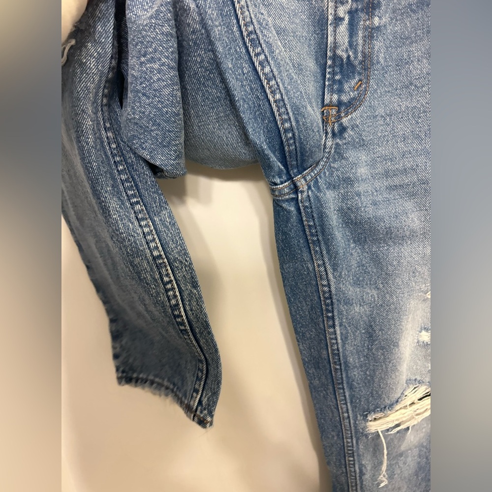 Abercrombie & Fitch High Rise Mom Jeans - Picture 2 of 9